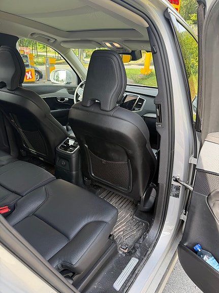 Volvo XC90 18 of 30