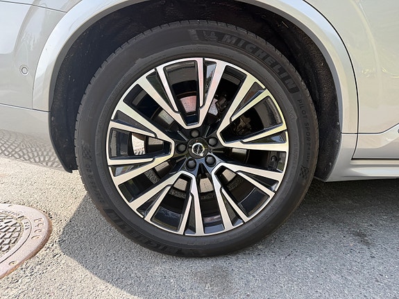 Volvo XC90 24 of 30
