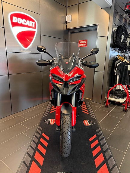 Ducati Multistrada V2 3 of 4