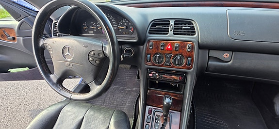 Mercedes-Benz CLK200 10 of 14