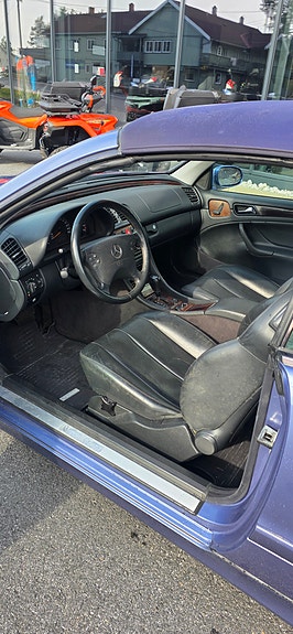 Mercedes-Benz CLK200 8 of 14