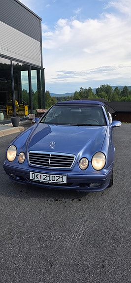 Mercedes-Benz CLK200 2 of 14