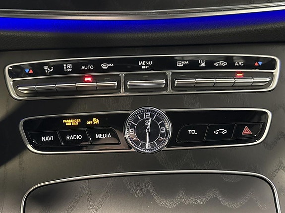 Mercedes-Benz E300 e 27 of 28
