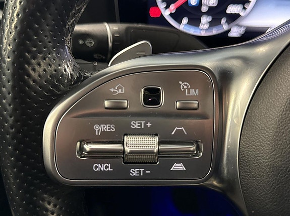 Mercedes-Benz E300 e 25 of 28