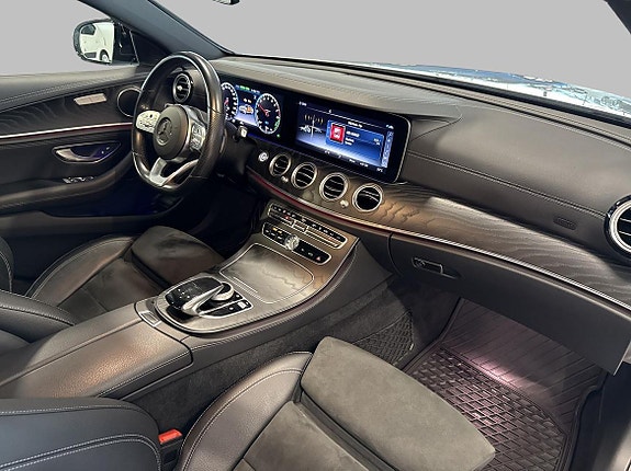 Mercedes-Benz E300 e 9 of 28