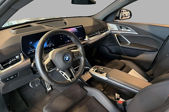 BMW iX2 9 of 27
