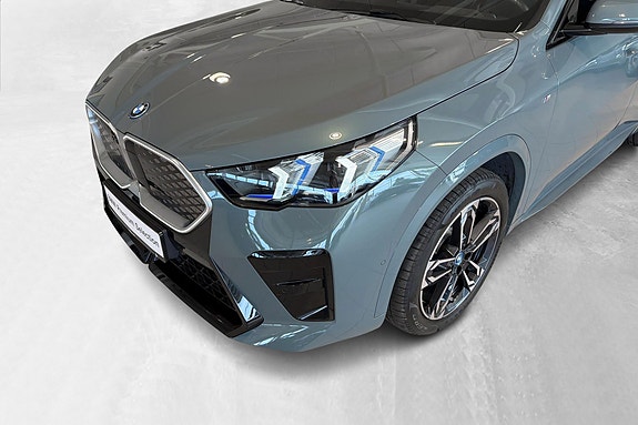 BMW iX2 2 of 27
