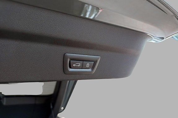 BMW iX2 26 of 27