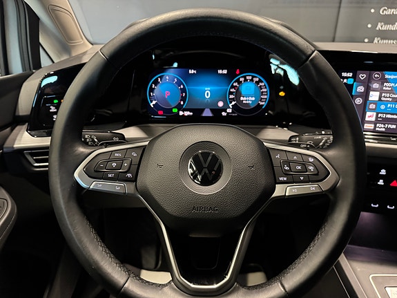 Volkswagen Golf VIII 17 of 30