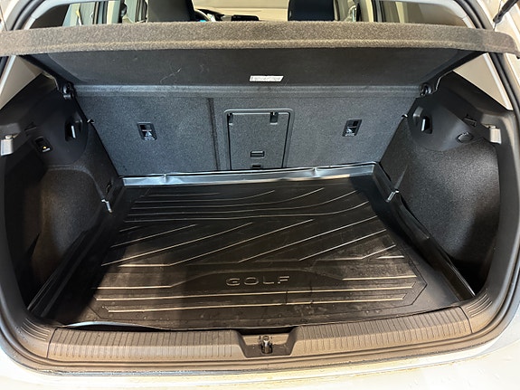 Volkswagen Golf VIII 30 of 30