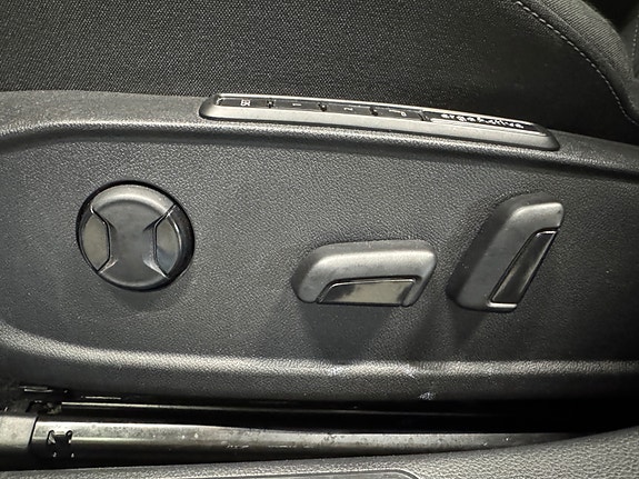 Volkswagen Golf VIII 29 of 30