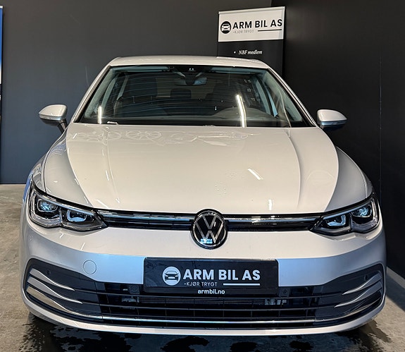Volkswagen Golf VIII 2 of 30