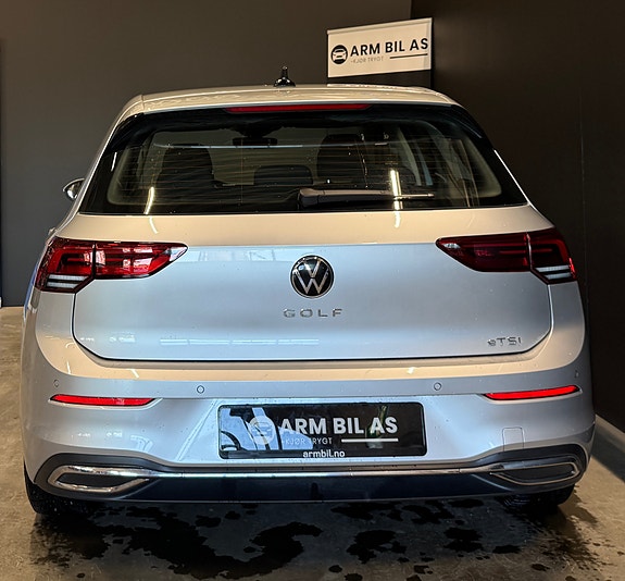 Volkswagen Golf VIII 10 of 30