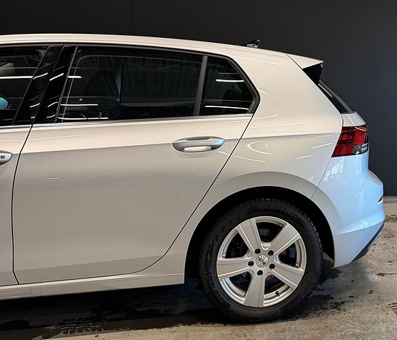 Volkswagen Golf VIII 8 of 30