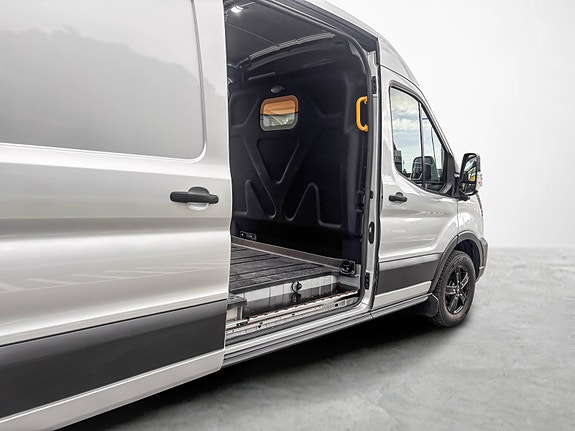 Ford Transit 21 of 28
