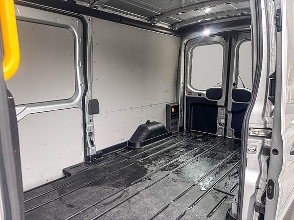 Ford Transit 19 of 28