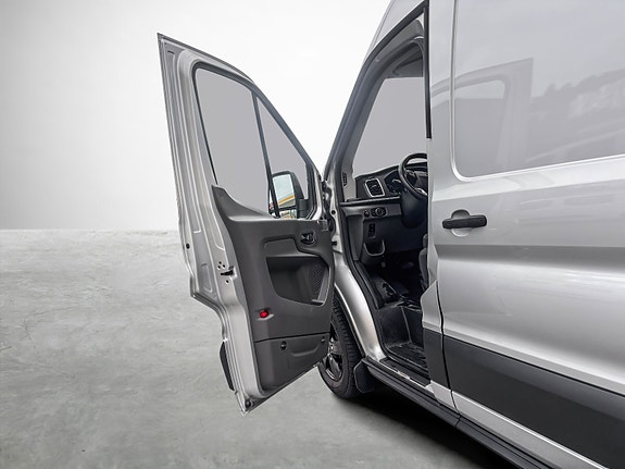 Ford Transit 9 of 28