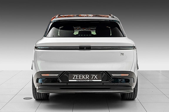 Zeekr 7X 8 of 28
