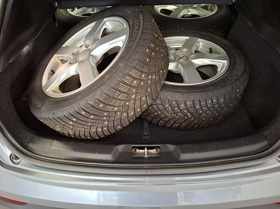 Volvo V40 Cross Country 8 of 20