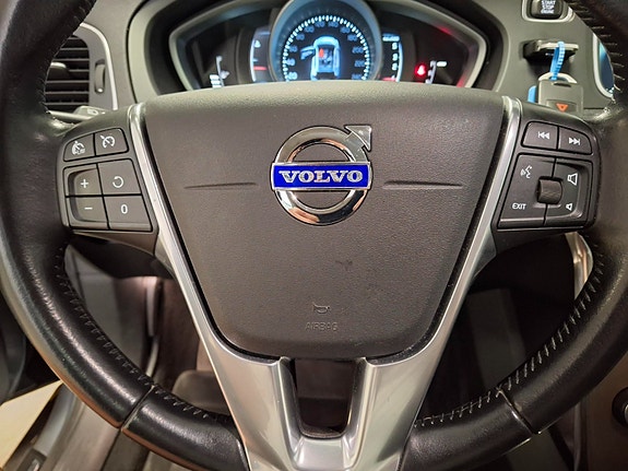 Volvo V40 Cross Country 11 of 20
