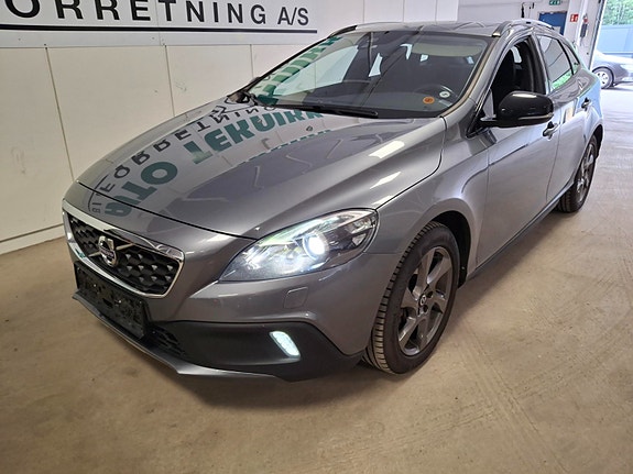 Volvo V40 Cross Country 3 of 20