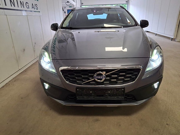 Volvo V40 Cross Country 4 of 20