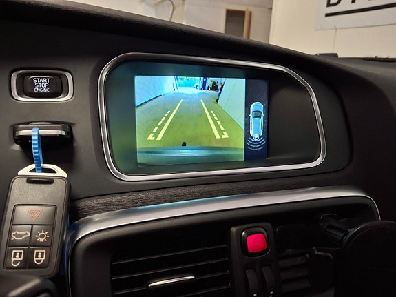 Volvo V40 Cross Country 13 of 20