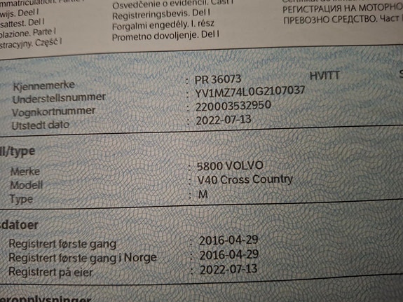 Volvo V40 Cross Country 17 of 20