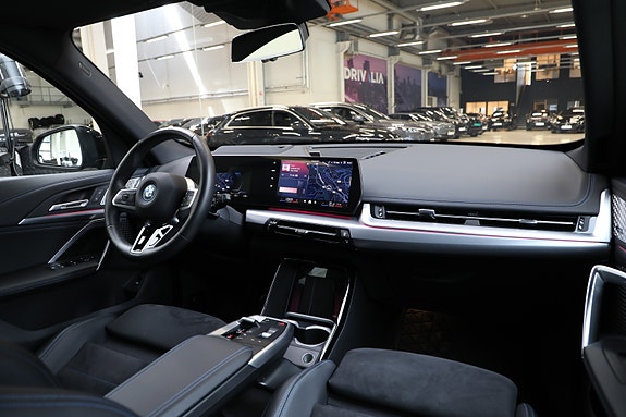 BMW iX1 14 of 30