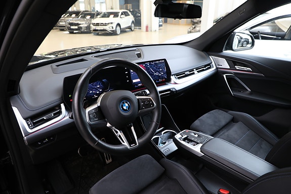 BMW iX1 24 of 30