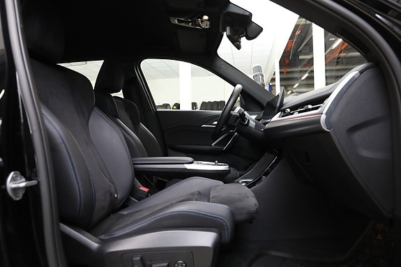 BMW iX1 21 of 30