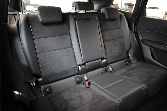 BMW iX1 23 of 30