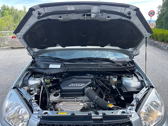 Toyota RAV4 21 of 28
