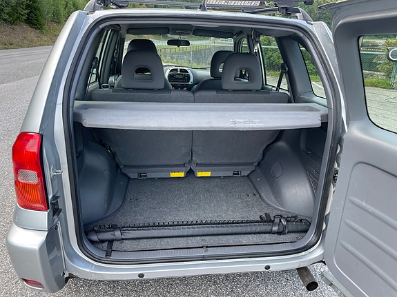 Toyota RAV4 18 of 28