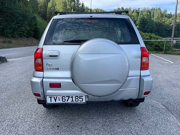 Toyota RAV4 6 of 28