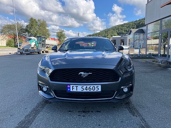 Ford Mustang 5 of 11