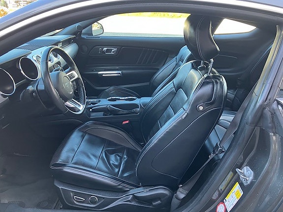 Ford Mustang 10 of 11