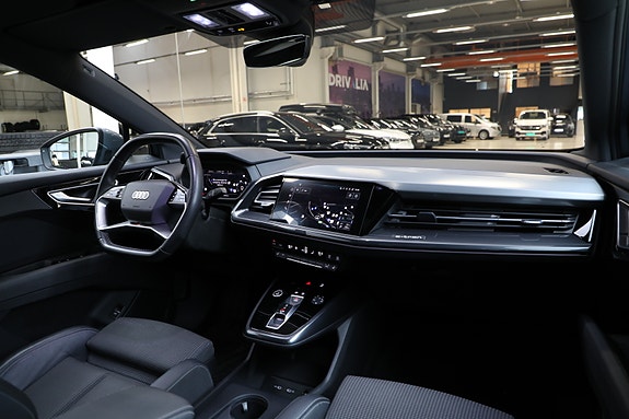 Audi Q4 e-tron 13 of 30