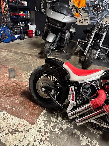 Harley-Davidson FLSTC Heritage Softail Classic 14 of 25