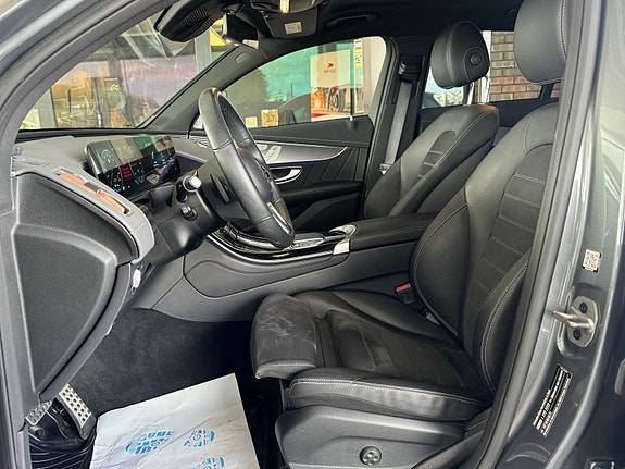 Mercedes-Benz EQC400 11 of 30