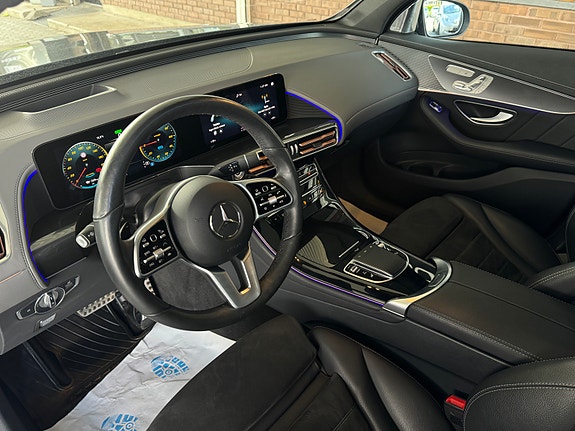 Mercedes-Benz EQC400 14 of 30