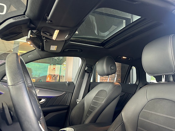 Mercedes-Benz EQC400 13 of 30
