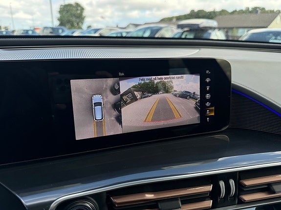 Mercedes-Benz EQC400 25 of 30