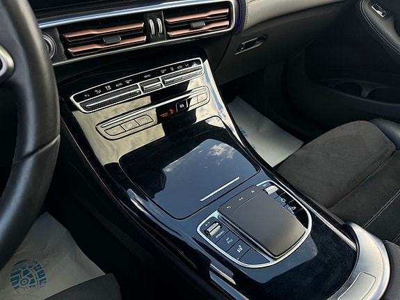 Mercedes-Benz EQC400 21 of 30