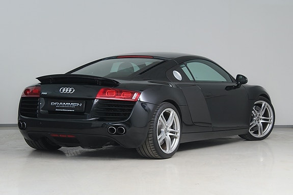 Audi R8 2 of 30
