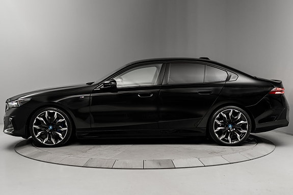 BMW i5 2 of 30