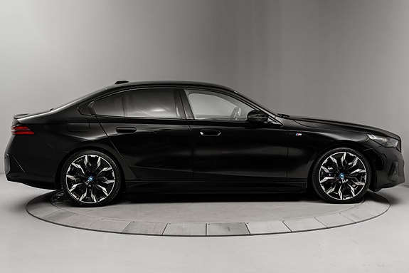 BMW i5 5 of 30