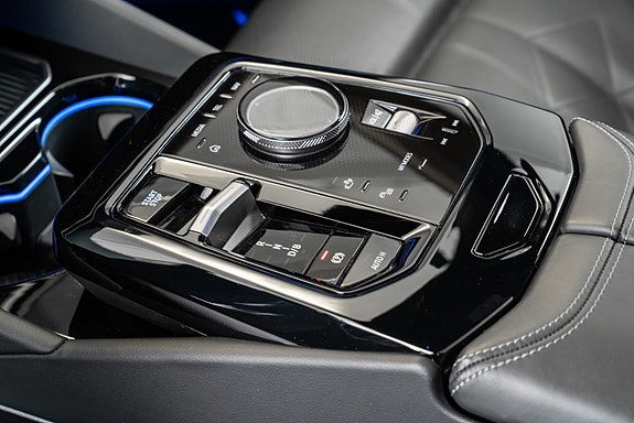 BMW i5 16 of 30