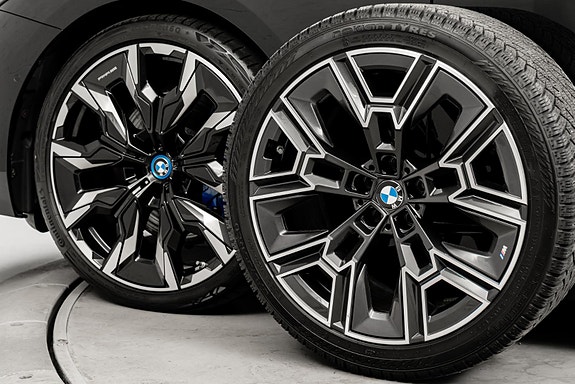 BMW i5 7 of 30