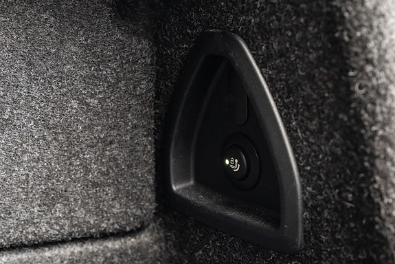 BMW i5 13 of 30